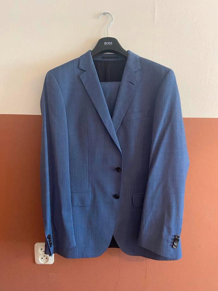 HUGO BOSS drie-delig pak, Kleding | Heren, Kostuums en Colberts, Gedragen, Maat 52/54 (L), Blauw, Ophalen of Verzenden