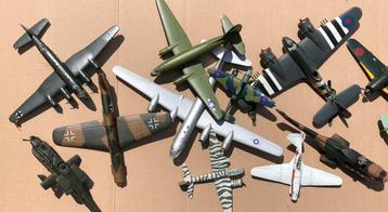 20 wo 2 metalen vliegtuigen beschikbaar voor biedingen