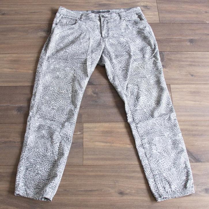 Prachtige Geisha Broek - 101 (Maat 44) € 30,-, Kleding | Dames, Broeken en Pantalons, Zo goed als nieuw, Maat 42/44 (L), Overige kleuren