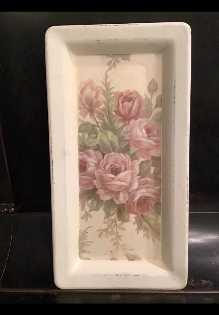 Langwerpig wit dienblad, roze rozen & blad ong 32,5 x 17 cm., Huis en Inrichting, Woonaccessoires | Dienbladen, Zo goed als nieuw