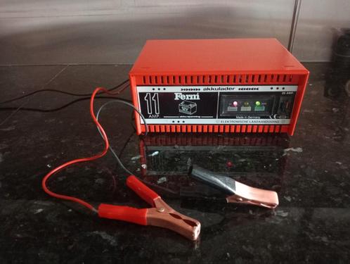 FERM 11AMP. Electronische akkulader met laadaanduiding, Auto-onderdelen, Accu's en Toebehoren, Gebruikt, Ophalen of Verzenden