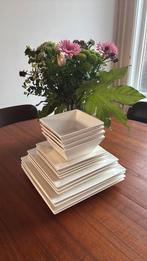 Servies wit vierkant, Ophalen, Gebruikt, Compleet servies