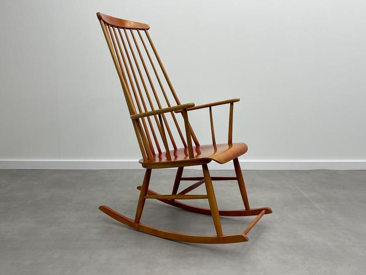 Vintage schommelstoel, Huis en Inrichting, Stoelen, Zo goed als nieuw, Eén, Hout, Bruin, Ophalen