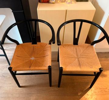 2x wishbone stoel opknappers beschikbaar voor biedingen
