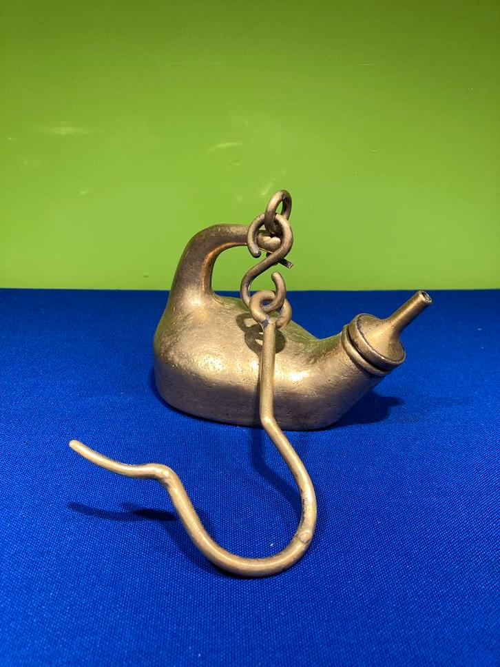 Vintage messing olielamp met ophanghaak, Antiek en Kunst, Antiek | Koper en Brons, Brons, Ophalen of Verzenden