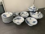 Servies wit met blauw 28 delig Merk Malaca Antiek Vintage, Huis en Inrichting, Keuken | Servies, Ophalen, Zo goed als nieuw, Overige stijlen