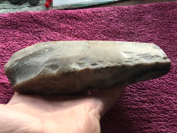 Bodemvondst Grote zware complete BIJL steentijd PREHISTORIE, Verzamelen, Overige Verzamelen, Gebruikt, Verzenden