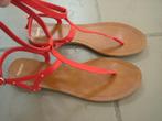 Speels oranjerood leren sandaaltje PULL & BEAR 41 snazzeys, Kleding | Dames, Schoenen, Verzenden, Sandalen of Muiltjes, Zo goed als nieuw
