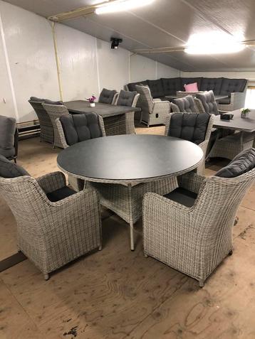Diningset Tuinset Wicker Diningstoel Ronde Diningtafel Nieuw beschikbaar voor biedingen