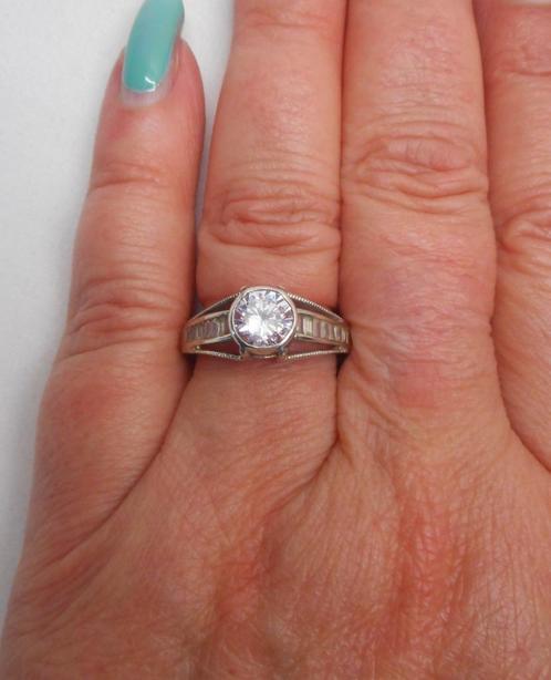Wit gouden ring met stenen maat 17.5 nr.178, Sieraden, Tassen en Uiterlijk, Antieke sieraden, Ring, Goud, Verzenden