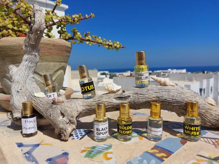 Heerlijke natuurlijke parfum/essentiele olie uit India, Sieraden, Tassen en Uiterlijk, Uiterlijk | Parfum, Nieuw, Verzenden