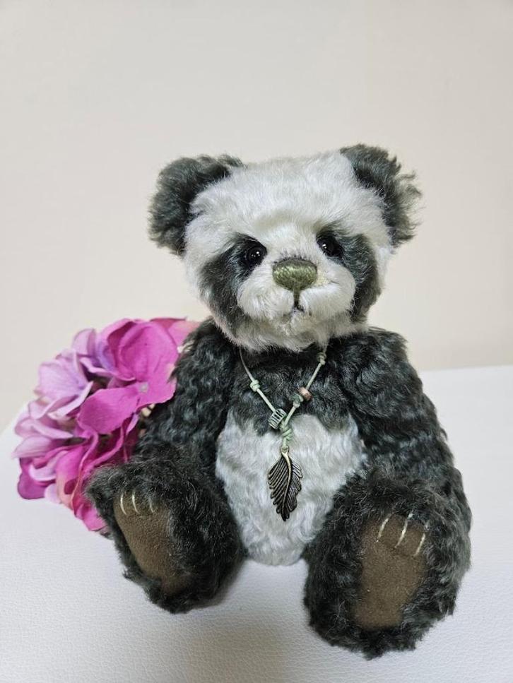 Charlie bears mohair Isabelle beer teddybeer groen panda, Verzamelen, Beren en Cherished Teddies, Zo goed als nieuw, Stoffen beer