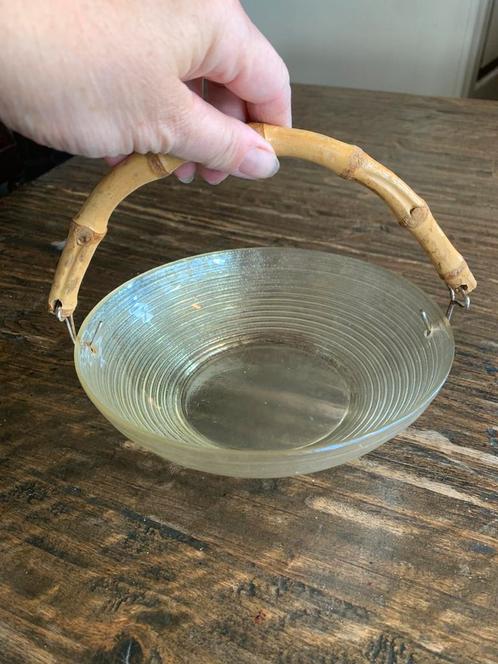 Goudkleurig glazen schaaltje met bamboe handvat, Antiek en Kunst, Antiek | Schalen, Ophalen of Verzenden