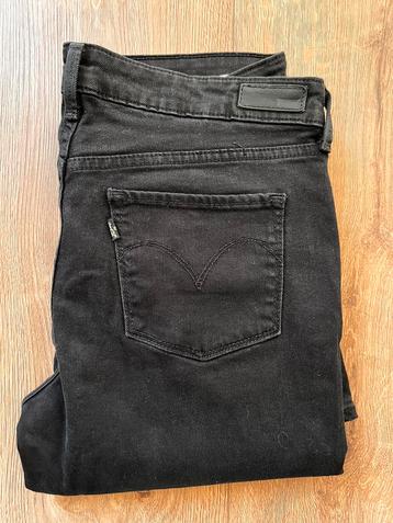 Levi’s Slight Curve maat 29 beschikbaar voor biedingen