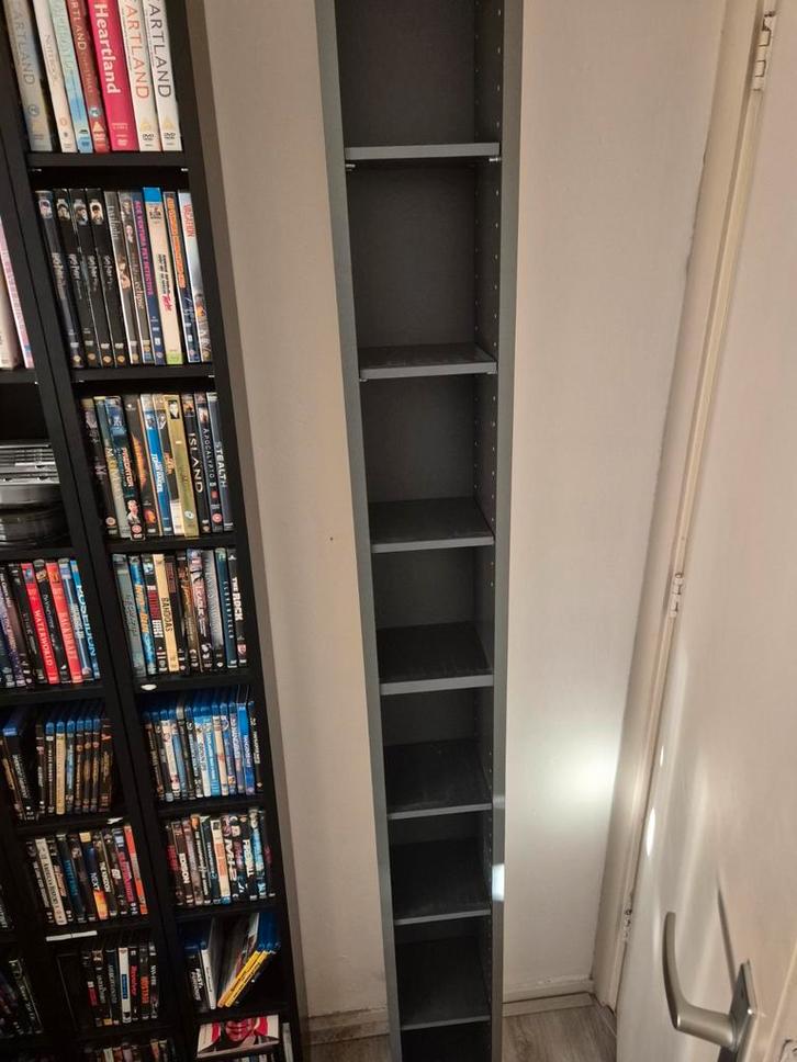 Smalle cd/dvd/bluray kast dinkergrijs, Huis en Inrichting, Kasten | Boekenkasten, Zo goed als nieuw, Minder dan 50 cm, 200 cm of meer