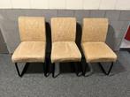 3 beige eetkamerstoelen met ijzeren onderstel., Ophalen, Zo goed als nieuw, Overige kleuren, Drie