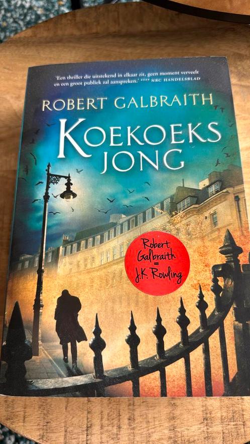 Robert Galbraith - Koekoeksjong, Boeken, Thrillers, Zo goed als nieuw, Nederland, Ophalen of Verzenden
