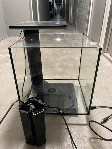 Superfish Scaper Qube 60 - aquarium beschikbaar voor biedingen