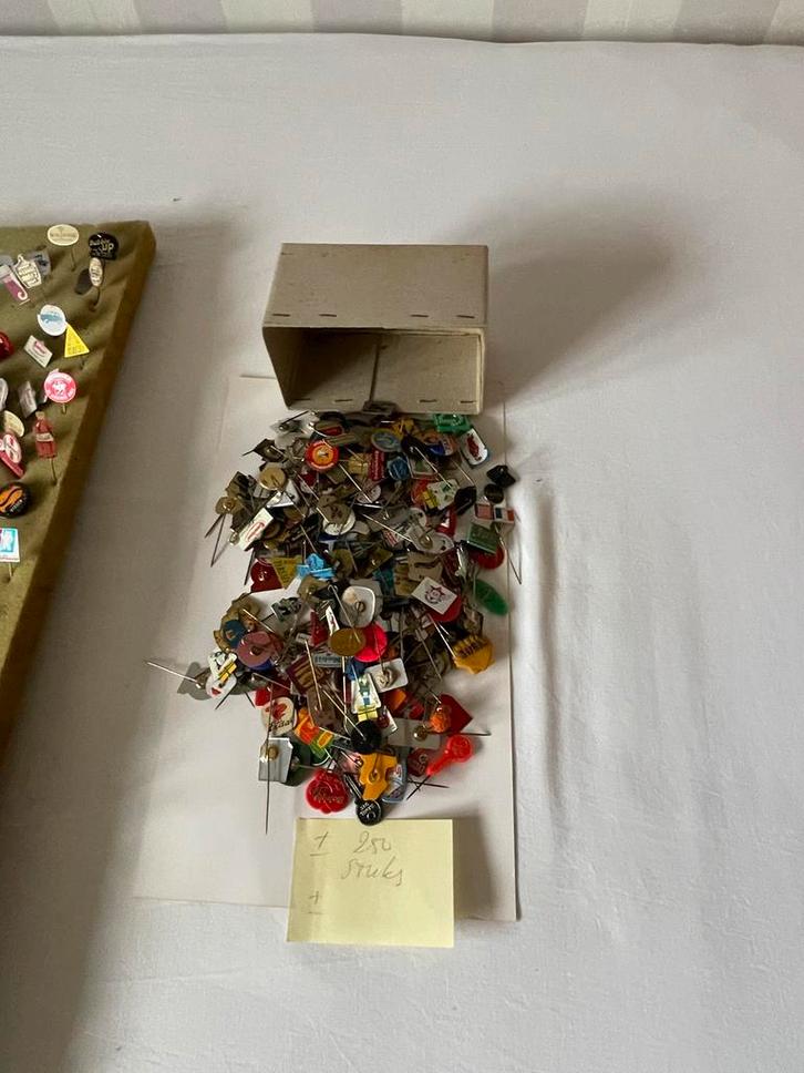 Grote verzameling speldjes +/- 450 stuks, Verzamelen, Speldjes, Pins en Buttons, Gebruikt, Speldje of Pin, Overige onderwerpen