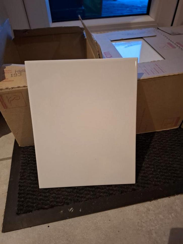 Witte Wandtegels - Nieuw in doos, Doe-het-zelf en Verbouw, Tegels, Nieuw, Wandtegels, Keramiek, 20 tot 40 cm, 20 tot 40 cm, Minder dan 5 m²