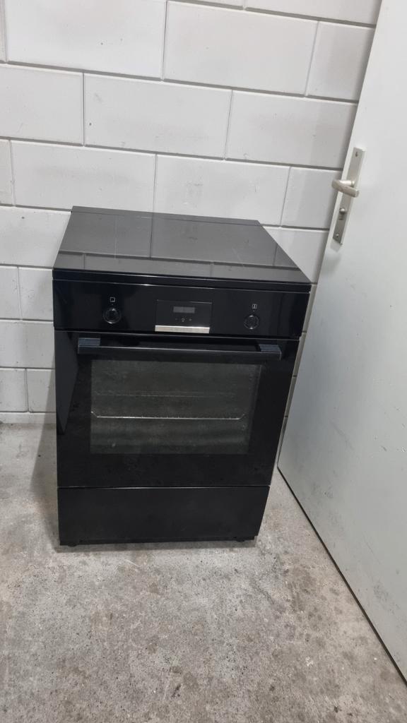 Bosch inductie fornuis met heteluchtoven 1 jaar oud, Witgoed en Apparatuur, Fornuizen, Zo goed als nieuw, Ophalen