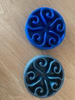 2 antischrok bakken, Dieren en Toebehoren, Hondenvoerbakken en Drinkbakken, Ophalen, Anti-schrok, Zo goed als nieuw