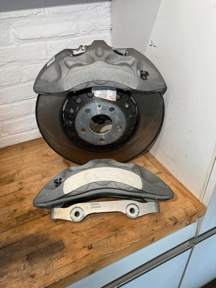 Akebono big brake kit VAG Audi Volkswagen Seat Skoda, Auto-onderdelen, Remmen en Aandrijving, Audi, Gebruikt, Ophalen of Verzenden