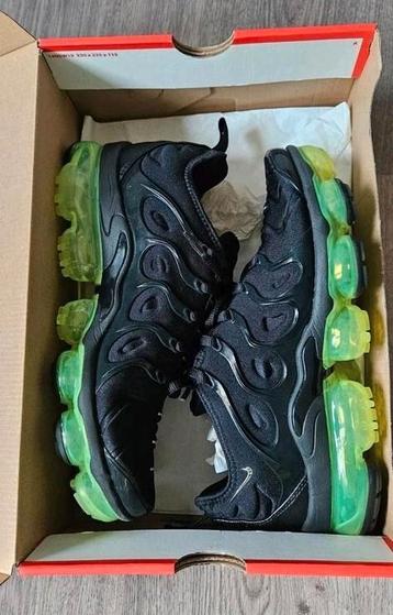 Nike Vapormax Plus Black Reflect Silver Volt