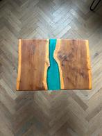 Uniek houten bijzettafel met epoxy - handgemaakt, Ophalen, Minder dan 45 cm, Minder dan 55 cm, Nieuw