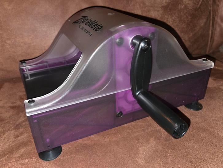 Zip emate embossing en snijmachine, Hobby en Vrije tijd, Knutselen, Zo goed als nieuw, Gereedschap of Toebehoren, Ophalen of Verzenden