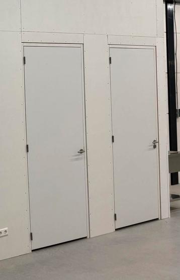 2 x Nieuwe binnendeurkozijn + binnendeuren 930 x 2315 mm beschikbaar voor biedingen