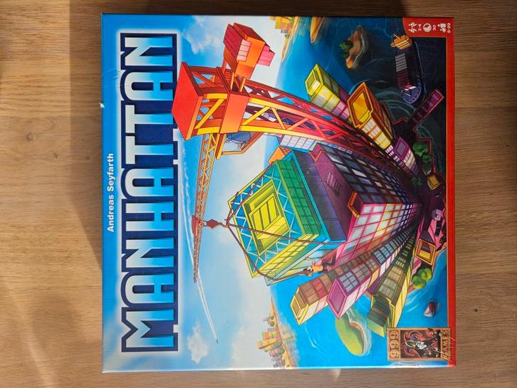 Manhattan Bordspel - Bouw de hoogste wolkenkrabbers!, Hobby en Vrije tijd, Gezelschapsspellen | Bordspellen, Zo goed als nieuw