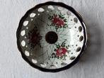 Opengewerkt schaaltje  ROZA FLORA GOUDA HOLLAND. Nr 130, Antiek en Kunst, Ophalen of Verzenden