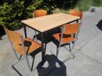 vintage set tafel en stoelen, Huis en Inrichting, Stoelen, Ophalen, Gebruikt, Bruin, Vier