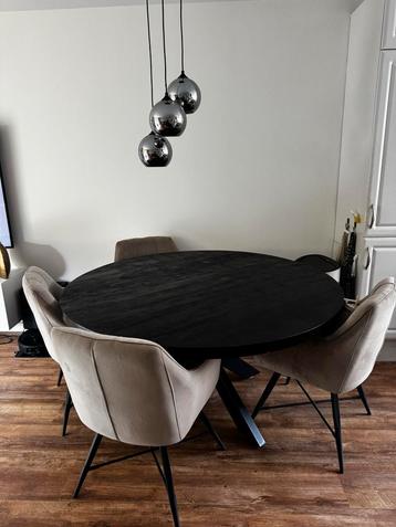 Ronde zwarte eettafel 150cm met spinnenpoot beschikbaar voor biedingen