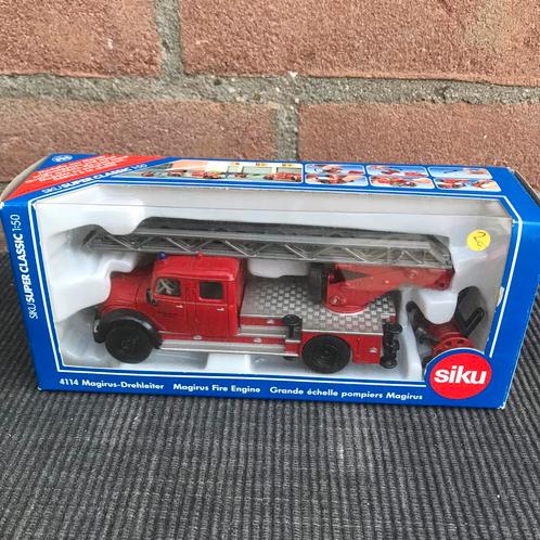 1:50 SIKU 4114 MAGIRUS LADDERWAGEN ….. NÚ 17,50 !!, Hobby en Vrije tijd, Modelauto's | 1:50, Zo goed als nieuw, Bus of Vrachtwagen