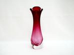 Murano - jaren 60 vaas - rood/helder, Huis en Inrichting, Ophalen, Minder dan 50 cm, Rood, Glas