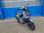 VESPA SPRINT OPKNAPPER, Fietsen en Brommers, Ophalen
