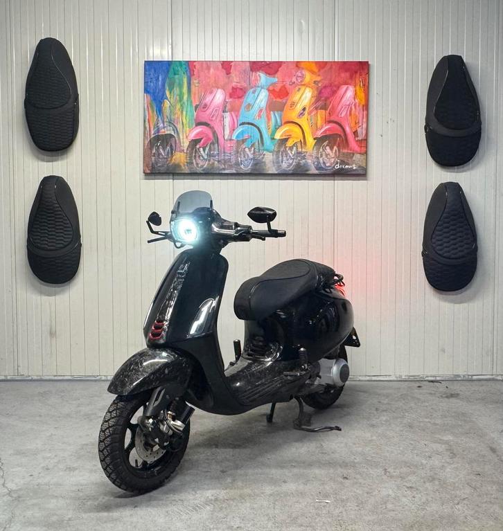 Vespa sprint 125cc, Fietsen en Brommers, Scooters | Vespa, Zo goed als nieuw, Overige modellen, Benzine, Ophalen