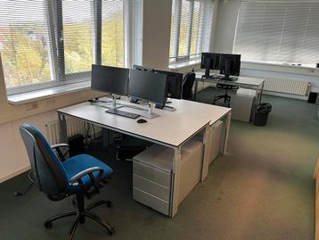 Design kantoorinventaris, kasten en bureau’s beschikbaar voor biedingen