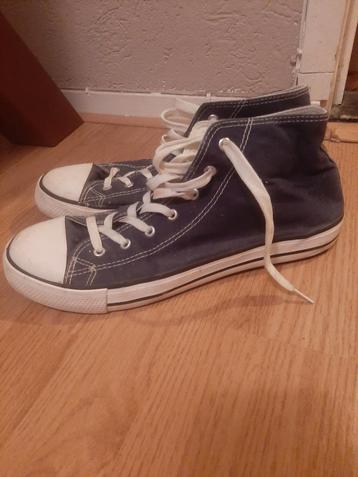 Herengympen beschikbaar voor biedingen