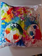 2 Voetbal Kussens - Nieuw, Huis en Inrichting, Woonaccessoires | Kussens, Ophalen of Verzenden, Nieuw, Overige kleuren, Vierkant