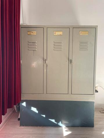 Metalen Locker beschikbaar voor biedingen