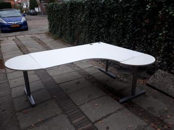 DEZE WEEK GRATIS: bureau / buro Ikea wit blad 