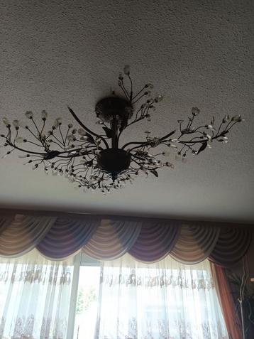 Aangeboden een sfeervolle lamp met blad motief beschikbaar voor biedingen