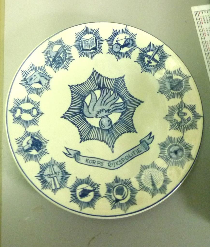 Korps Rijkspolitie, Verzamelen, Ophalen of Verzenden, Overige soorten, Nederland, Kunstobject