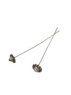 Antieke zilveren mutsenspelden, streekdracht. L 10 cm, Verzenden, Zilver, Overige typen, Met edelsteen
