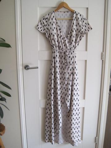 Overslag jurk. Mt M.creme/zwart.Lang 150 cm. Van OTO 50 cm.  beschikbaar voor biedingen