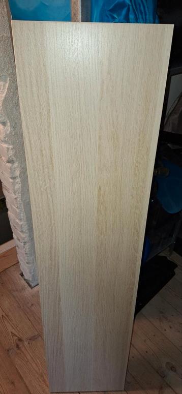 2 IKEA Planken Eikenhout + Beugels beschikbaar voor biedingen
