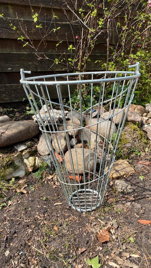 Conische hooiruif groot voor konijnen of kippen, Dieren en Toebehoren, Knaagdieren en Konijnen | Toebehoren, Zo goed als nieuw
